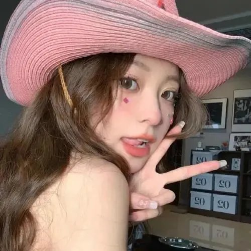 我手执封神榜身背打神鞭下山